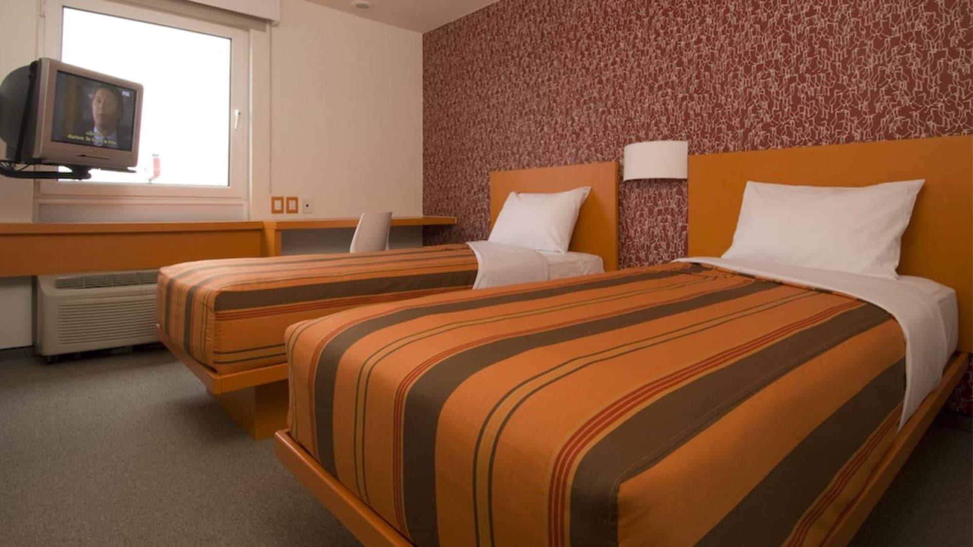 City Express Junior By Marriott Toluca Aeropuerto Eksteriør billede