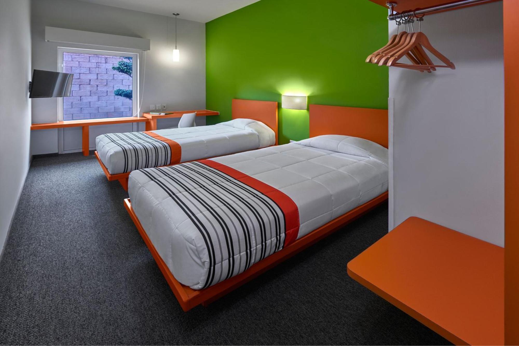 City Express Junior By Marriott Toluca Aeropuerto Eksteriør billede