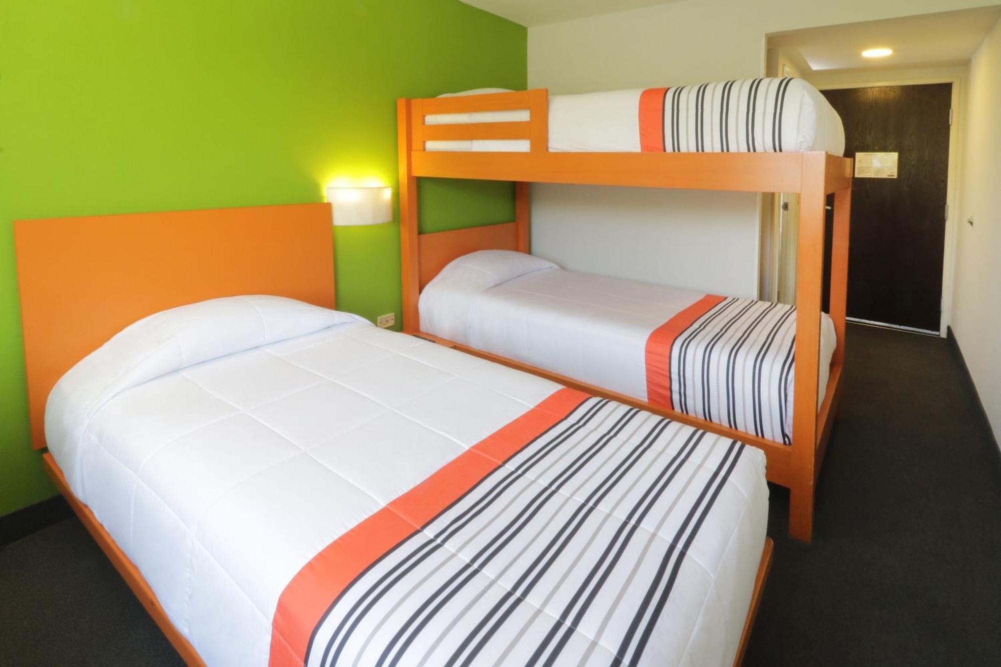 City Express Junior By Marriott Toluca Aeropuerto Eksteriør billede