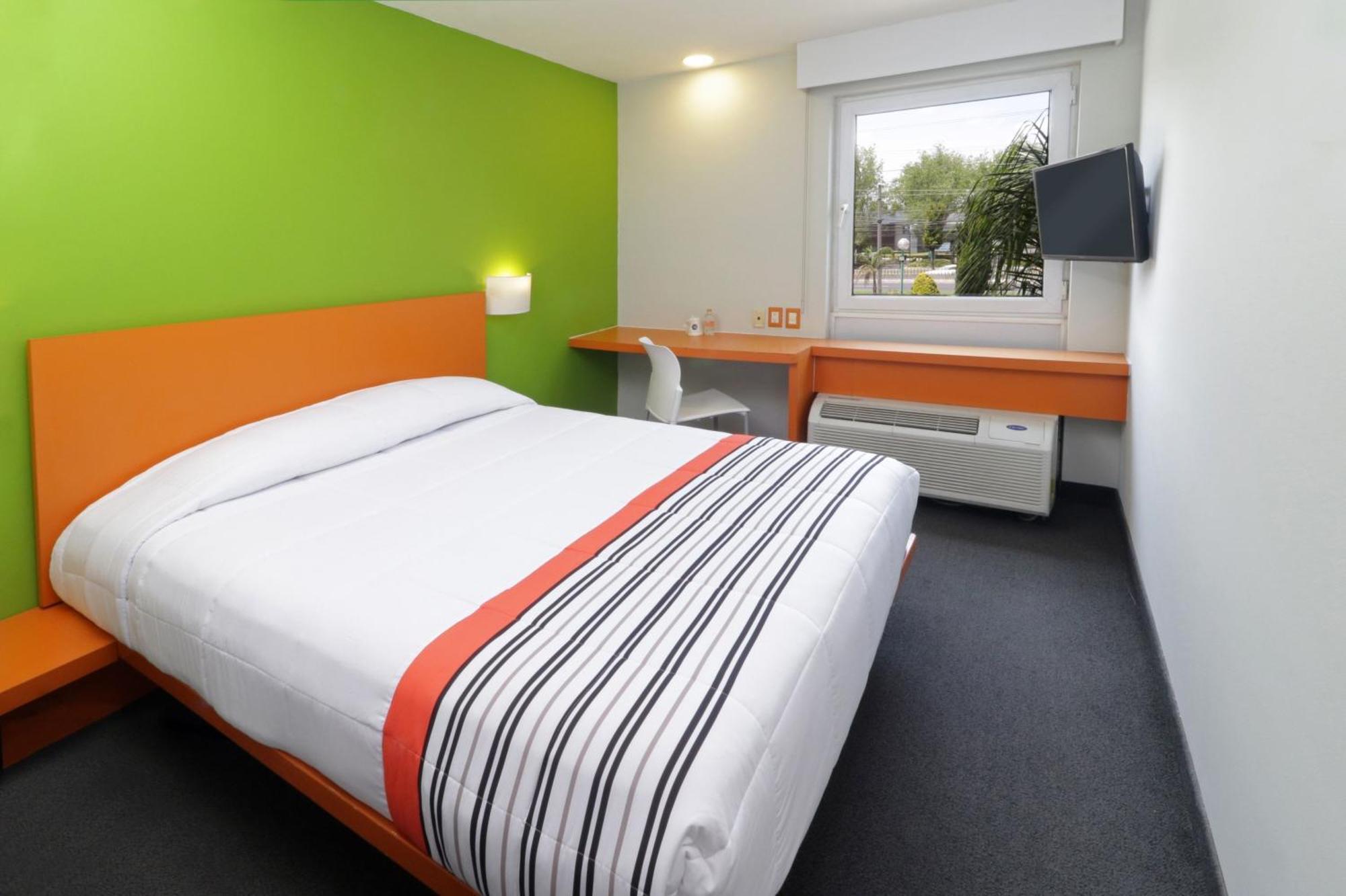 City Express Junior By Marriott Toluca Aeropuerto Eksteriør billede