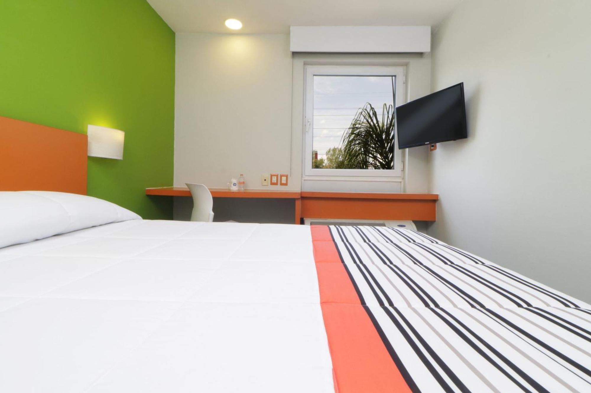 City Express Junior By Marriott Toluca Aeropuerto Eksteriør billede